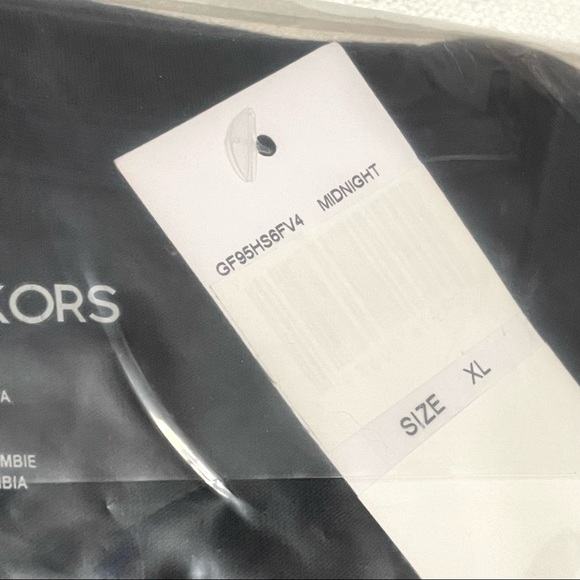 Michael Kors Mens Long Sleeve T-Shirt Crewneck XL Navy With Camo Prints NWT - Picture 8 of 15